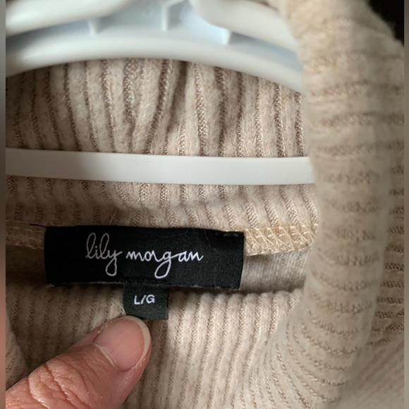 LILY MORGAN Cream Turtleneck Sweater - Picture 2 of 4